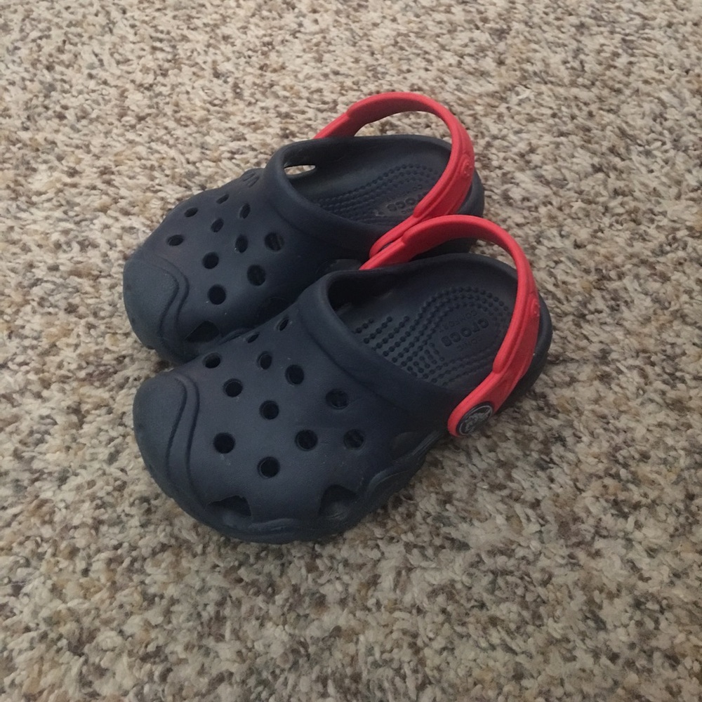 Crocs toddler boy size 7